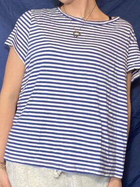 H&M Women's Blue and White T-shirt